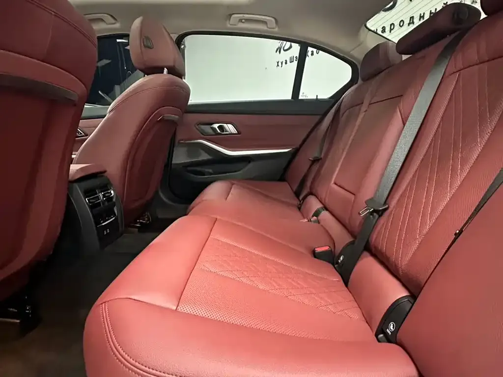BMW 3 Series 2023 из CN, фото 7