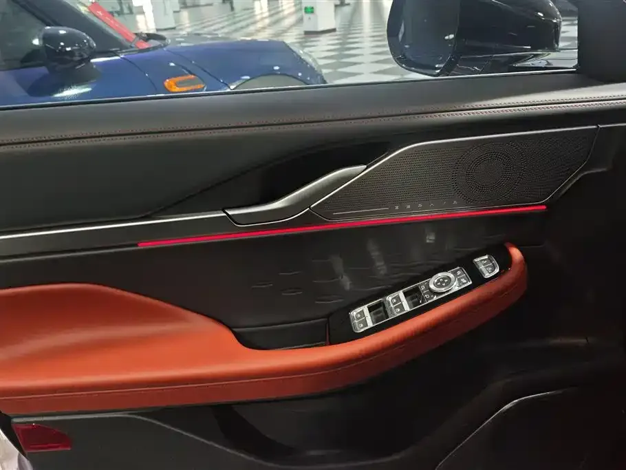 Lincoln Z 2023 из CN, фото 7