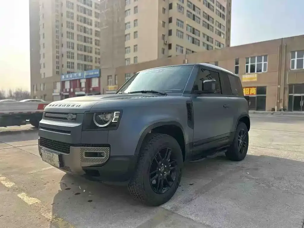 Land Rover Defender — фото 1