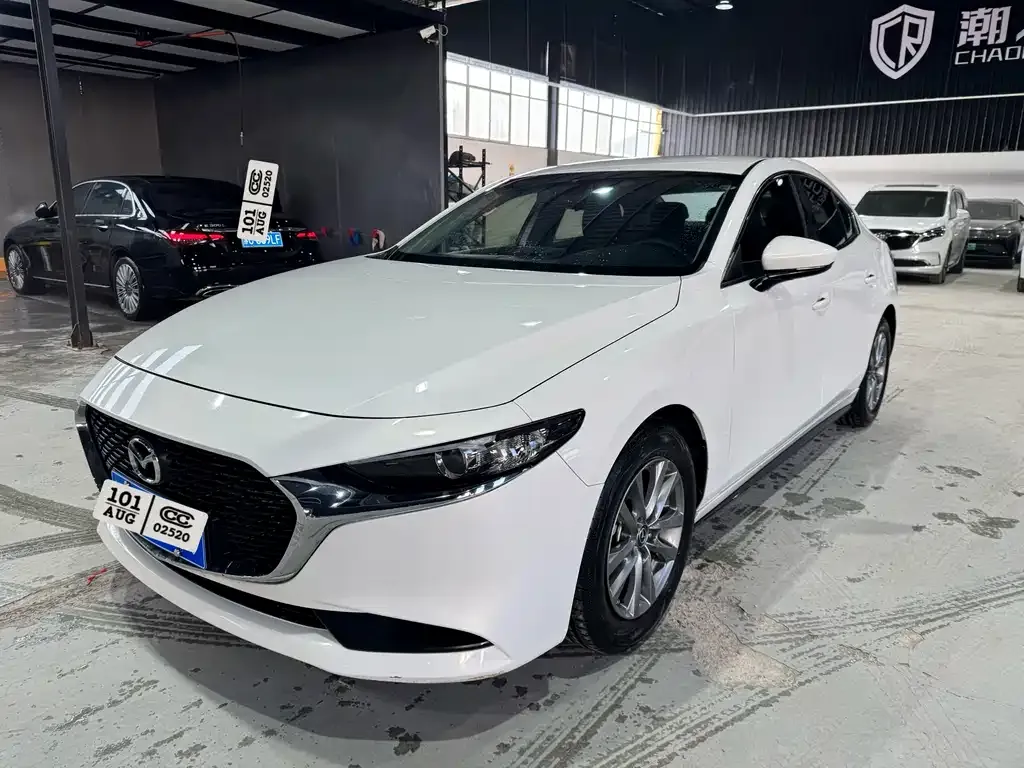 Mazda 3 Axela 2023 из CN, фото 1