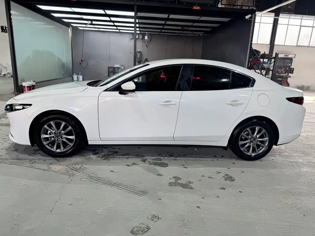 Mazda 3 Axela 2023 из CN, фото 5