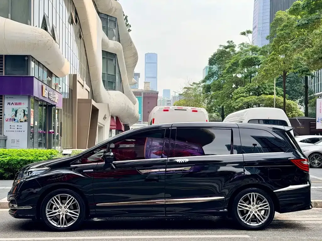 Honda Elysion 2021 из CN, фото 5