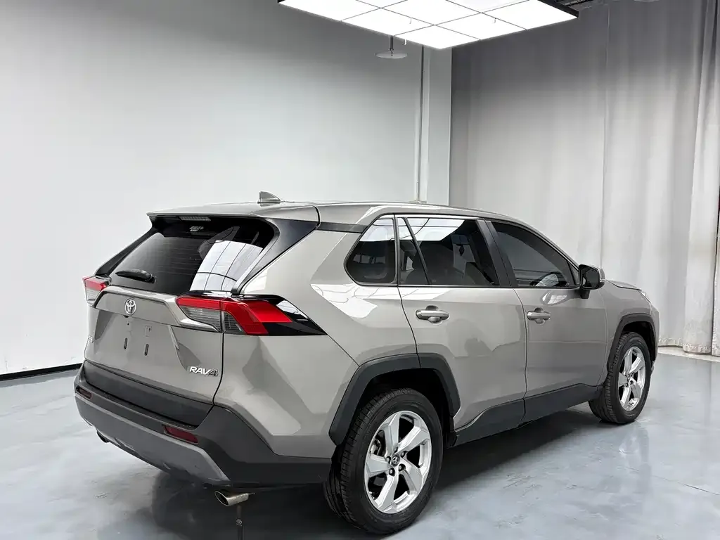 Toyota RAV4 2021 из CN, фото 6