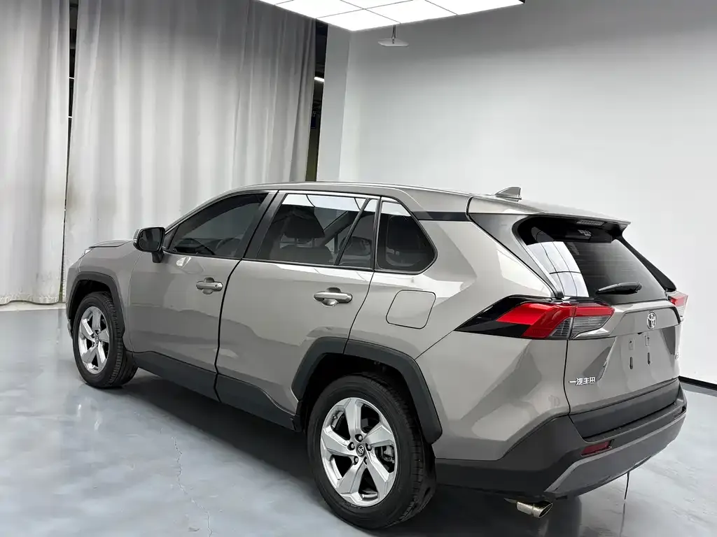 Toyota RAV4 2021 из CN, фото 4
