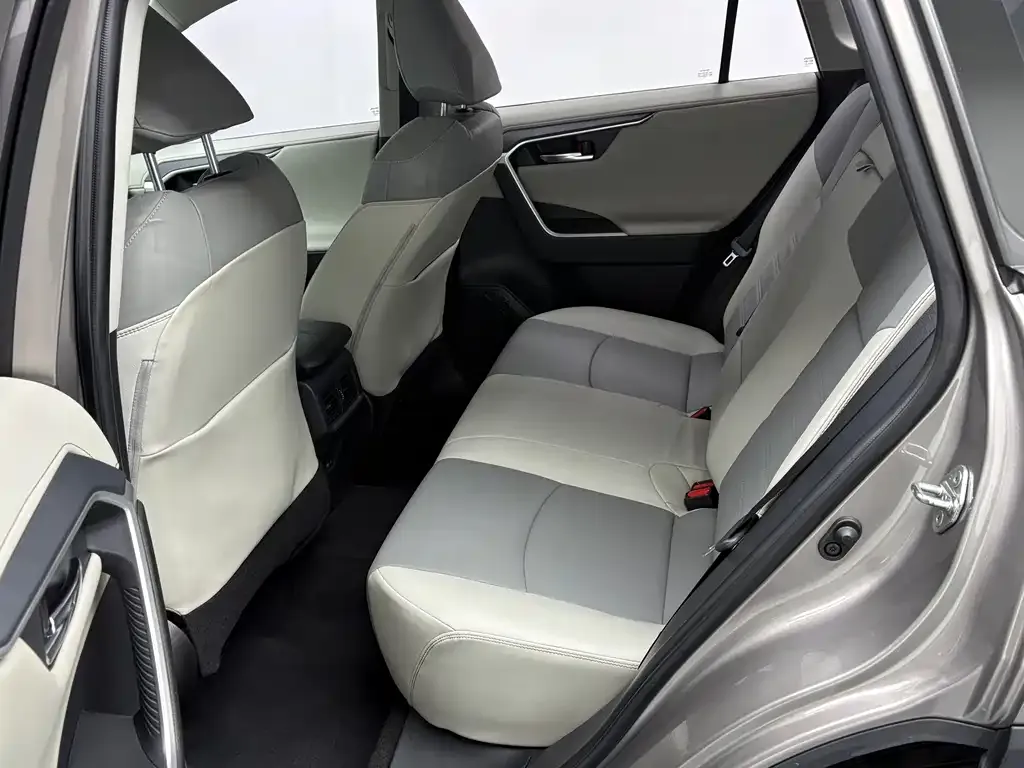 Toyota RAV4 2021 из CN, фото 8