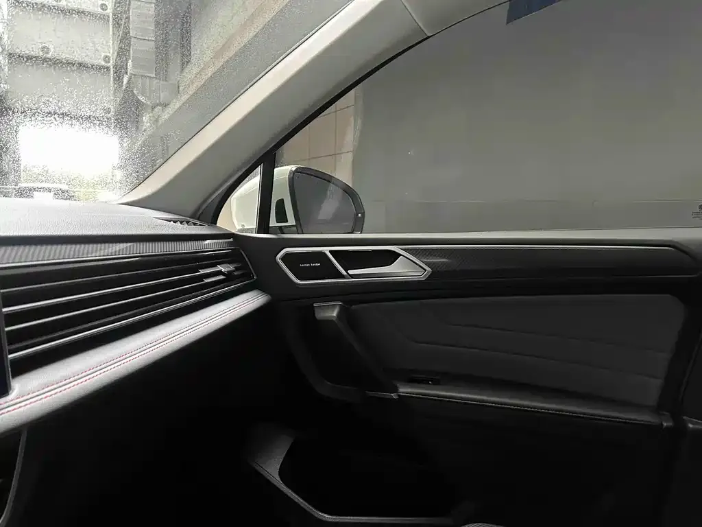 Volkswagen Tiguan L 2023 из CN, фото 5
