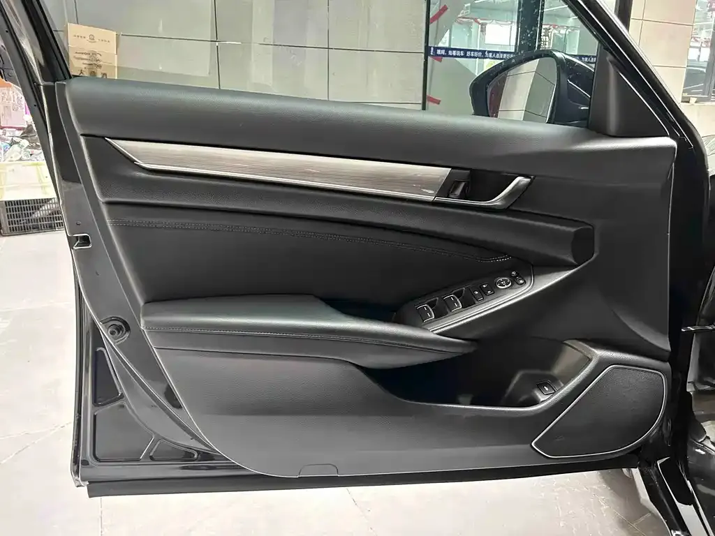 Honda Accord — фото 2