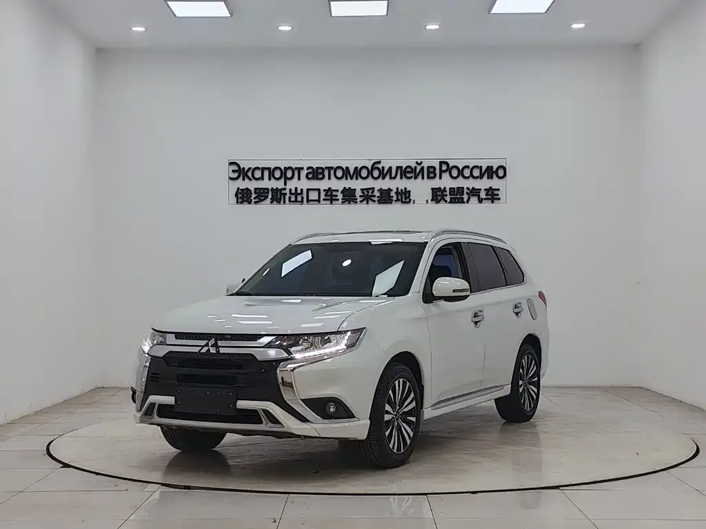 Mitsubishi Outlander 2022 из CN, фото 1