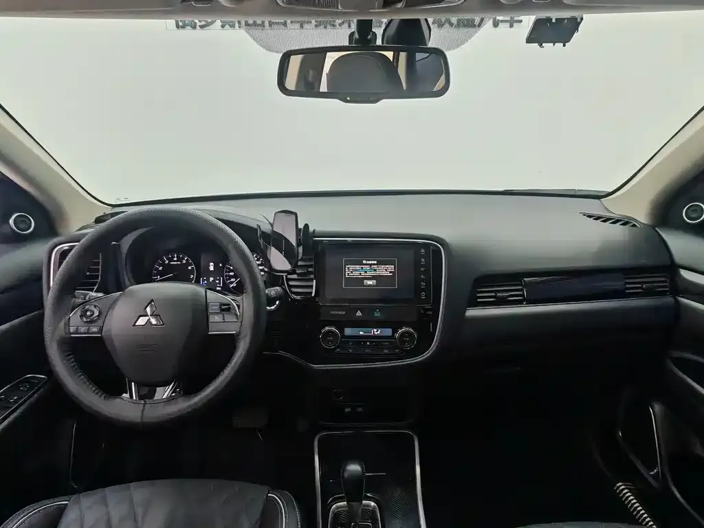 Mitsubishi Outlander 2022 из CN, фото 9