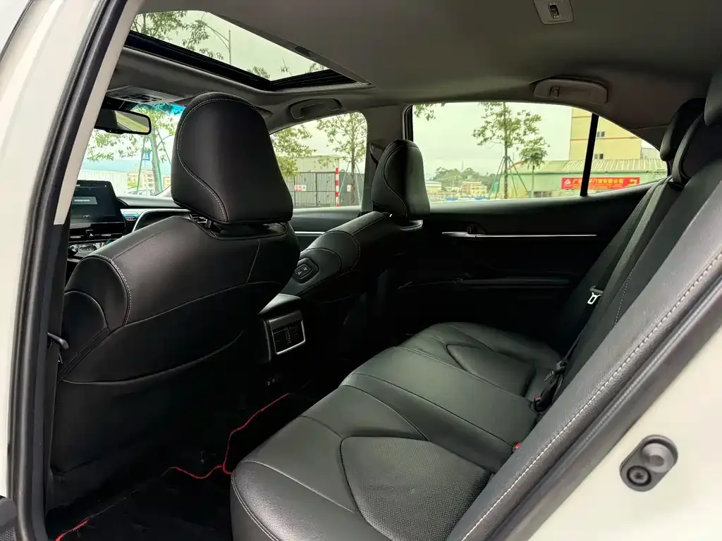 Toyota Camry 2022 из CN, фото 2