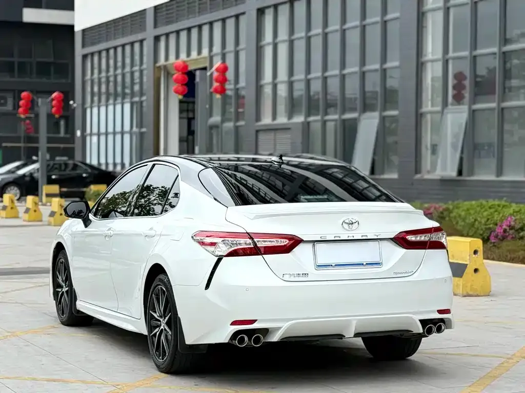 Toyota Camry 2022 из CN, фото 4