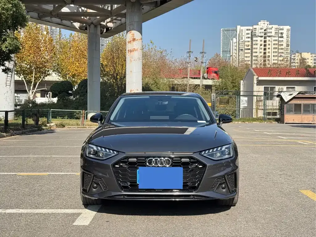 Audi A4L 2022 из CN, фото 6
