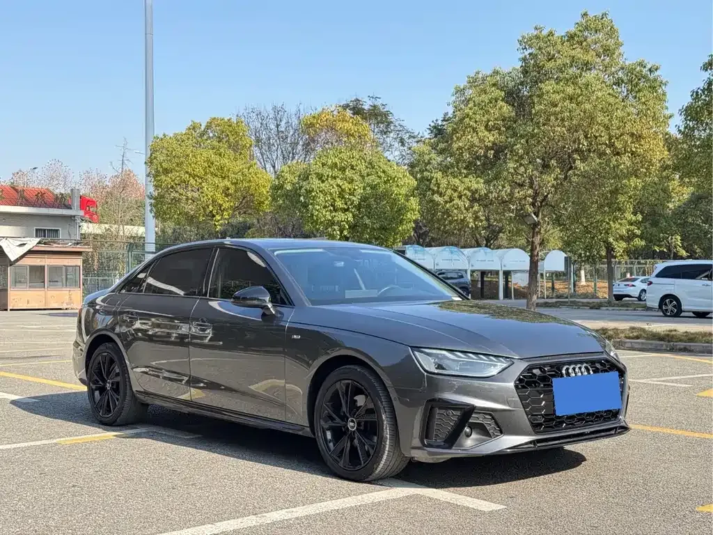 Audi A4L 2022 из CN, фото 8