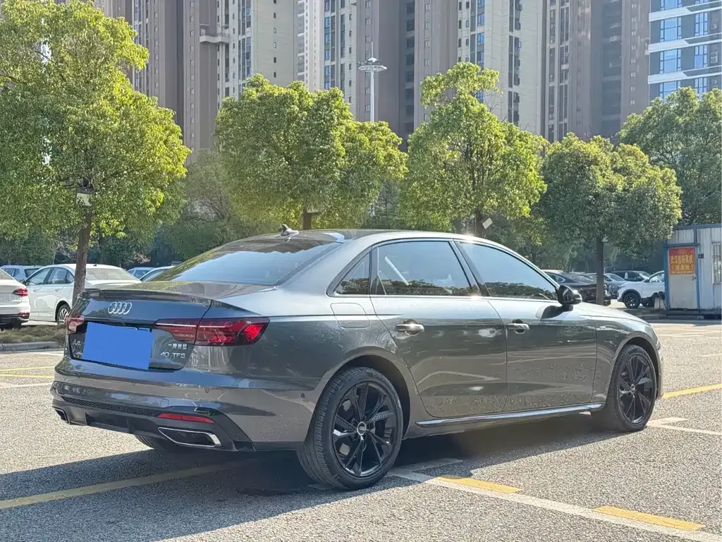 Audi A4L 2022 из CN, фото 7