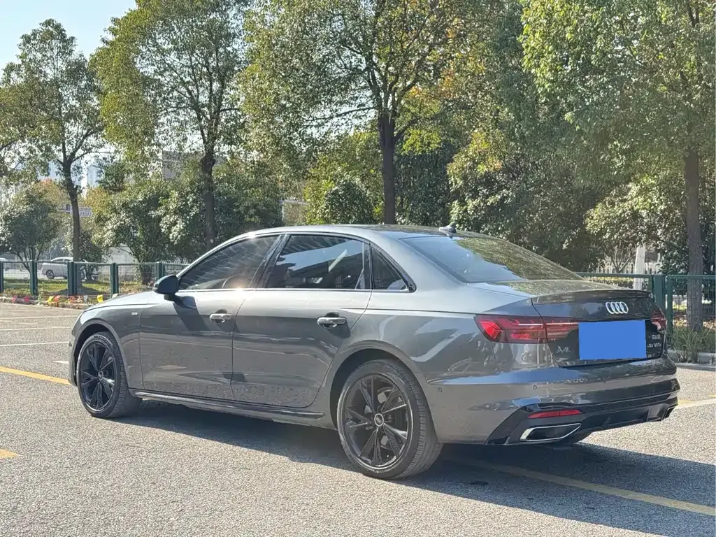 Audi A4L 2022 из CN, фото 9