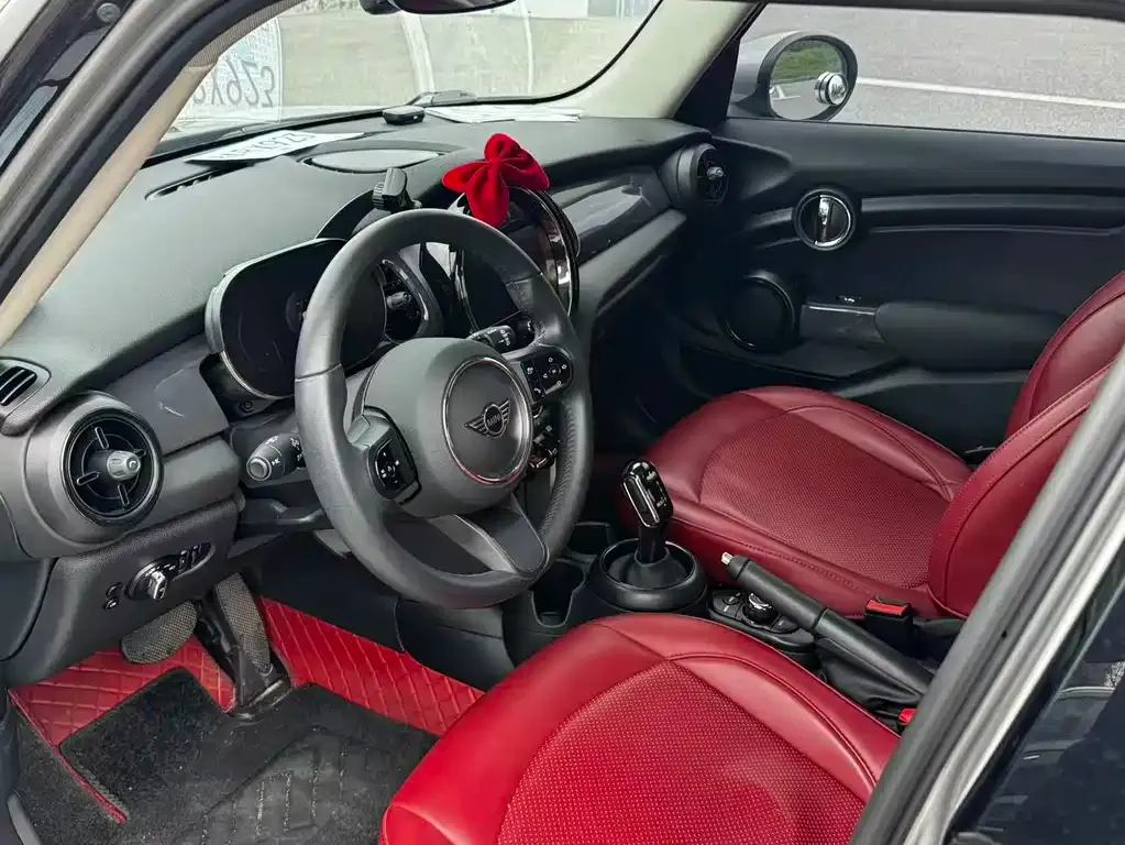MINI Cooper (3-door) 2023 из CN, фото 2