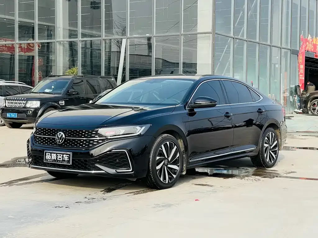 Volkswagen Passat — фото 1
