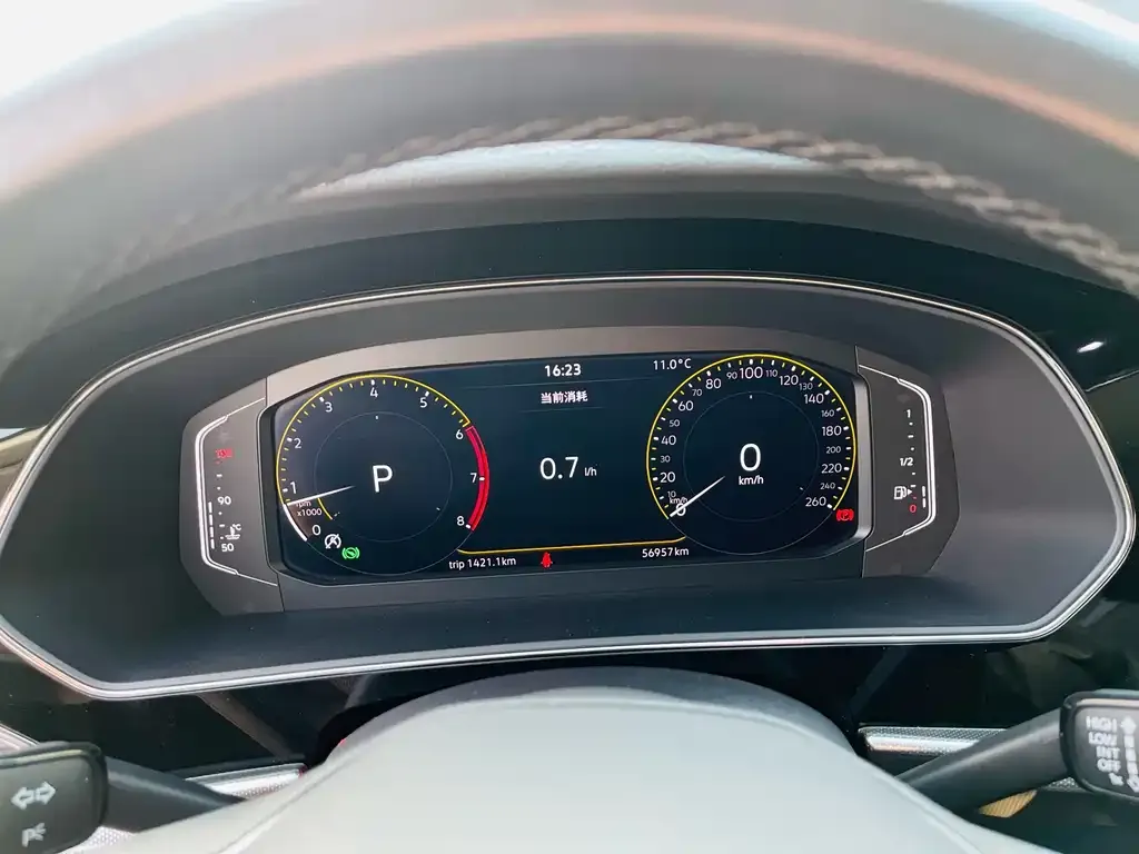Volkswagen Passat — фото 7