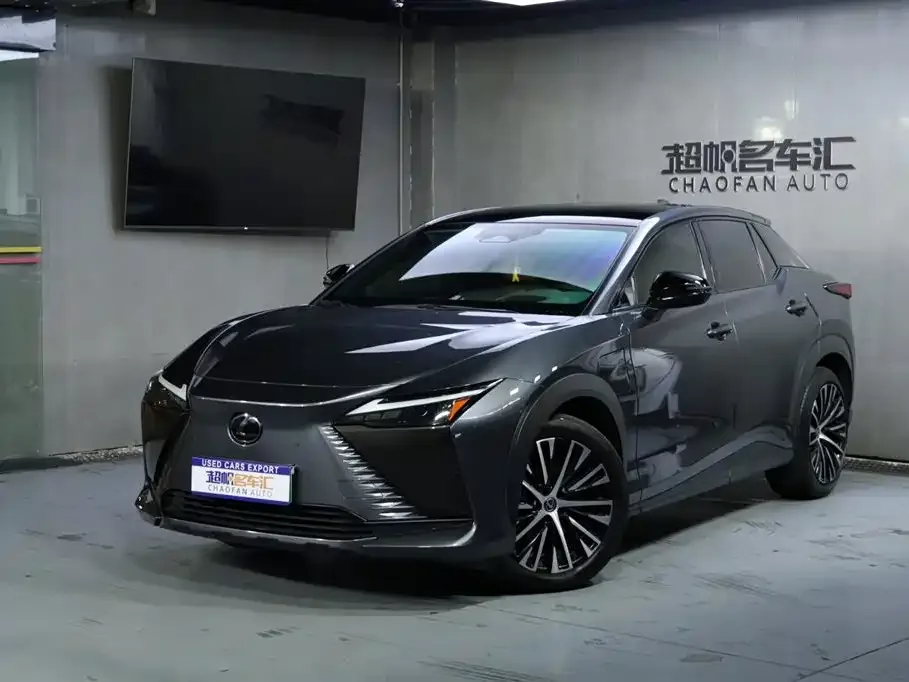 Lexus RZ — фото 1
