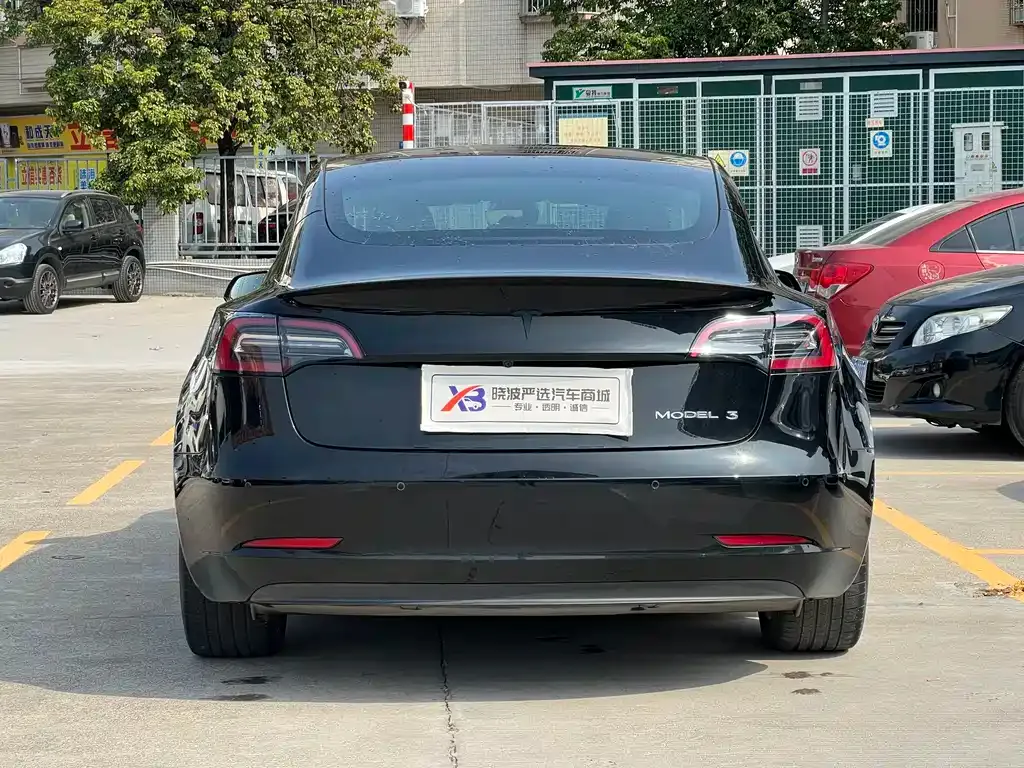 Tesla Model 3 — фото 5