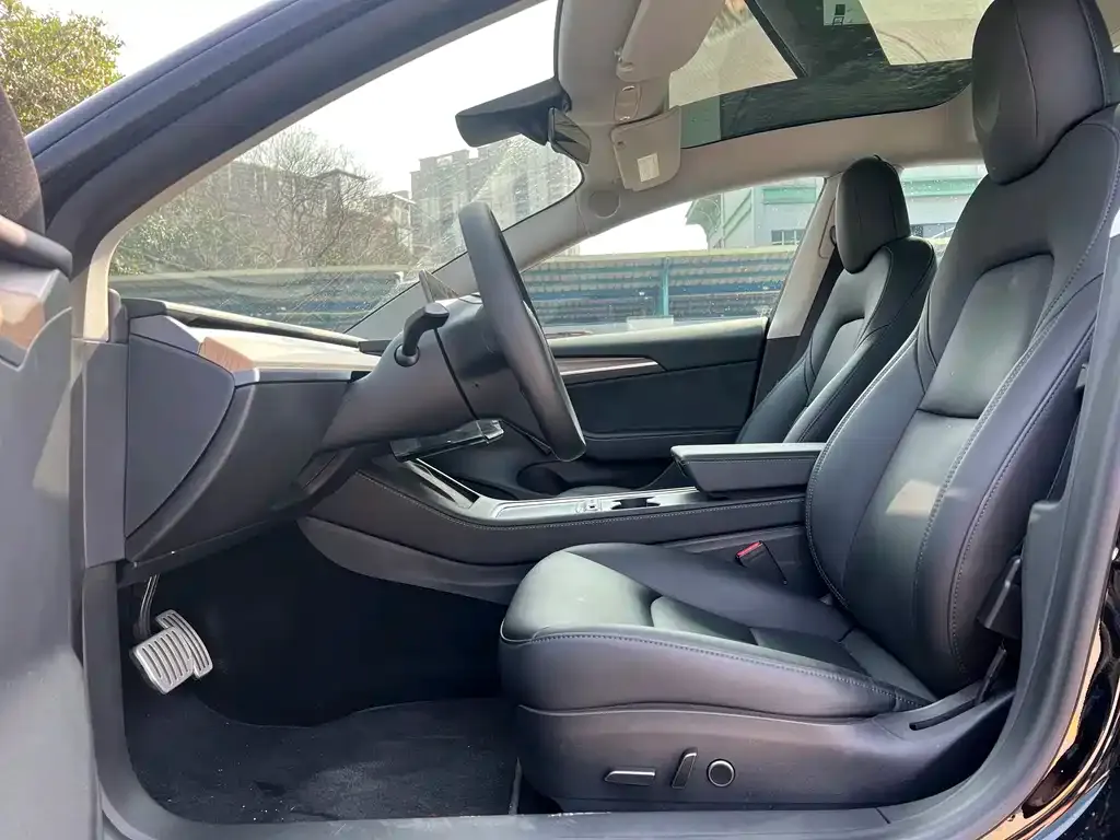 Tesla Model 3 — фото 4