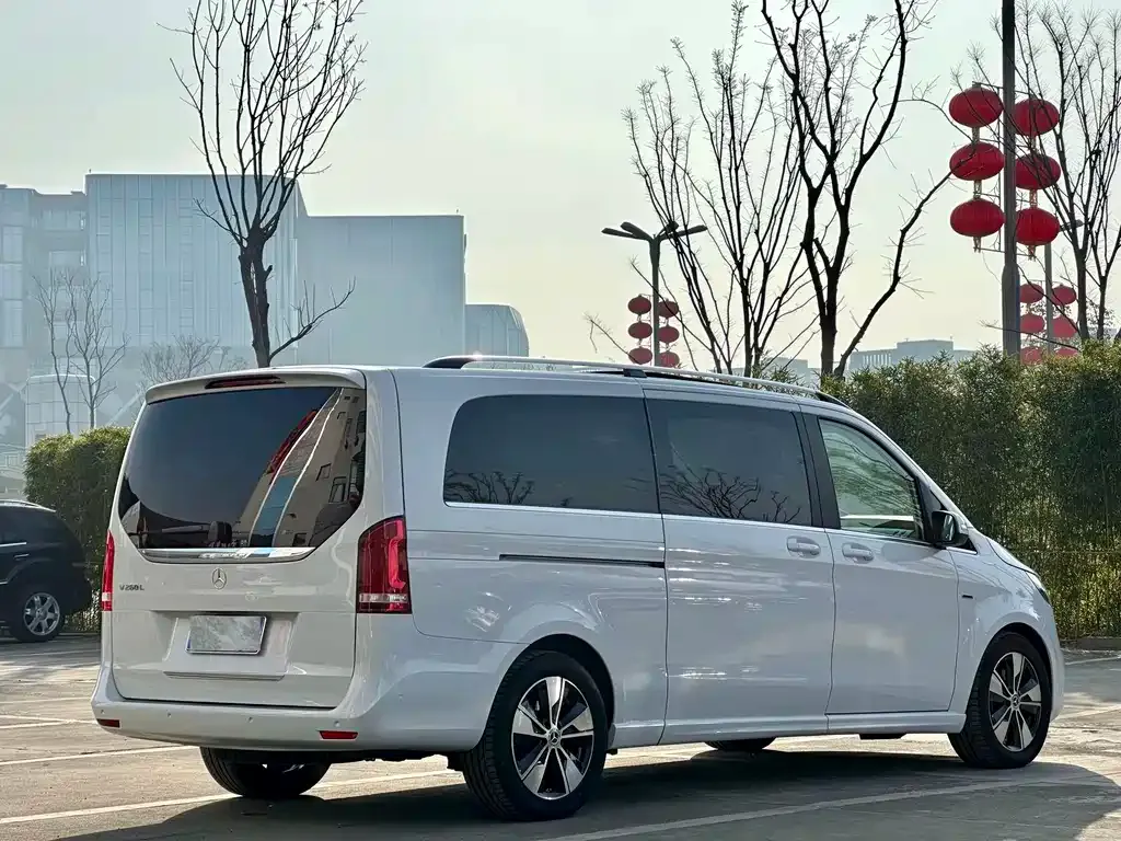 Mercedes-Benz V-Class 2022 из CN, фото 8