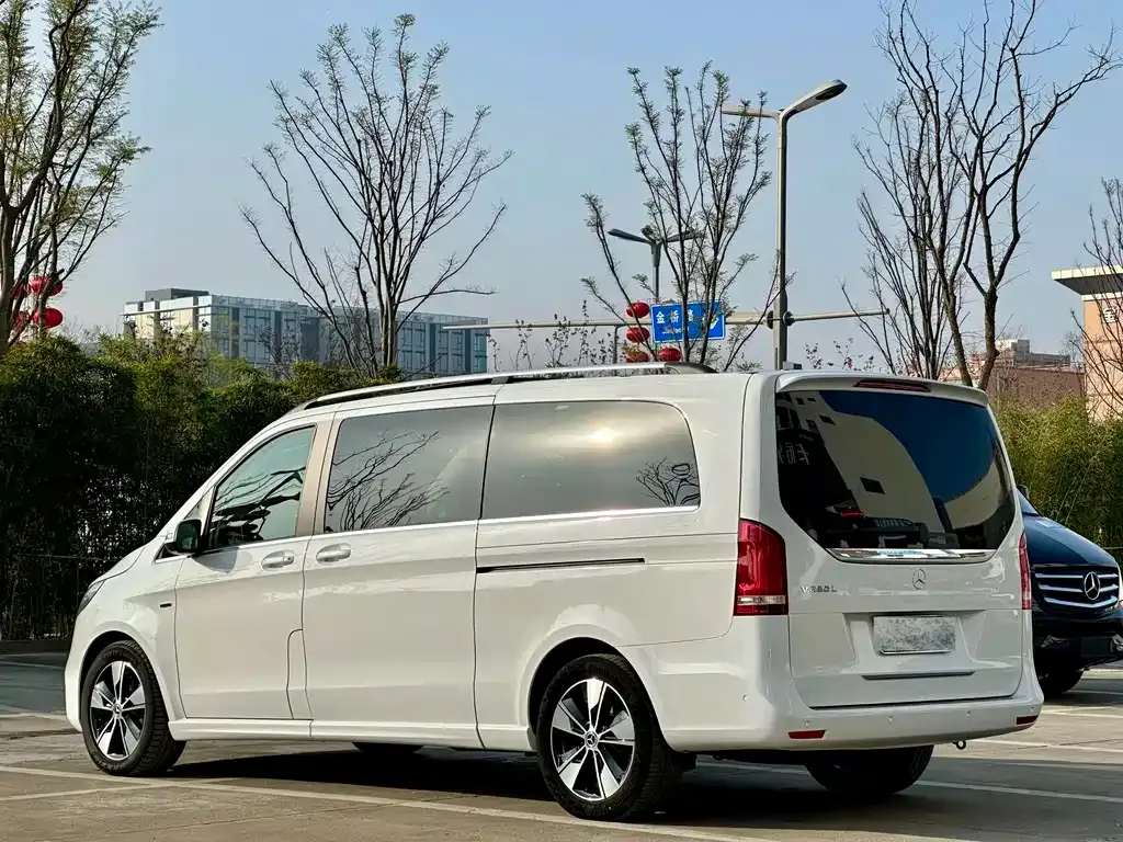 Mercedes-Benz V-Class 2022 из CN, фото 5