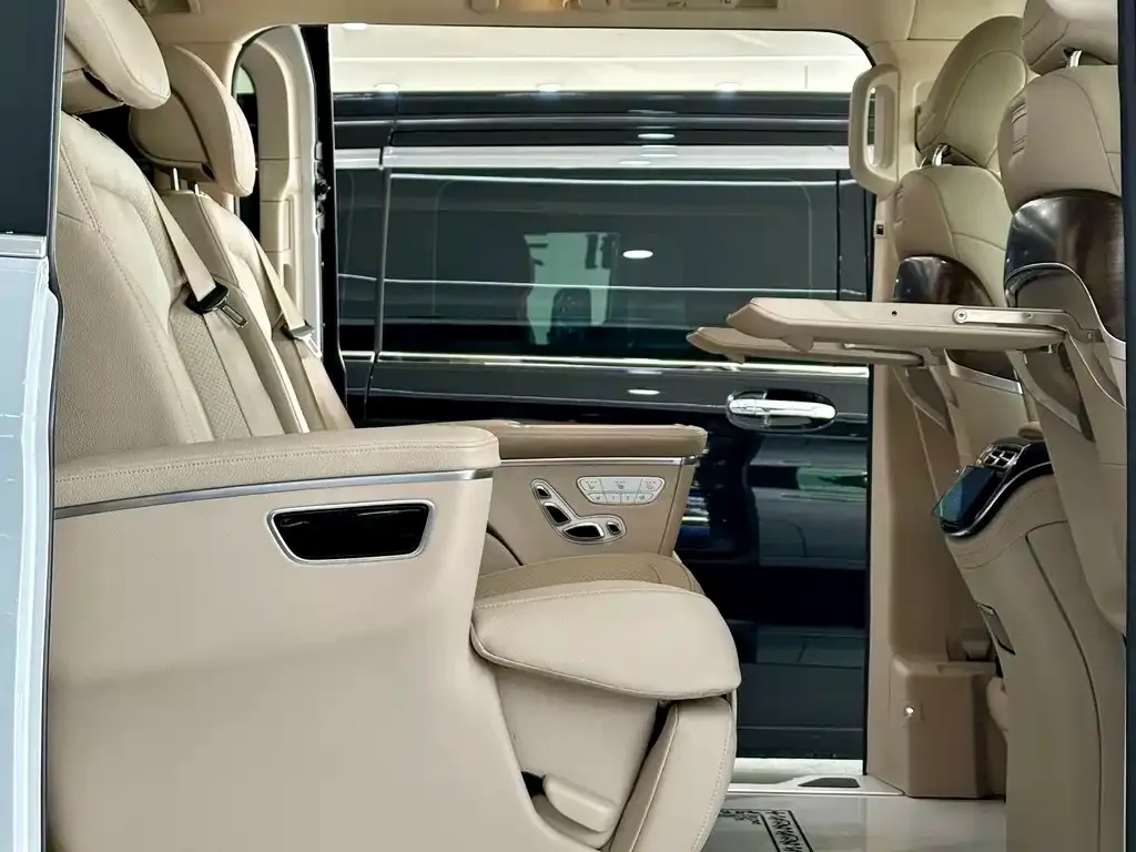 Mercedes-Benz V-Class 2022 из CN, фото 3