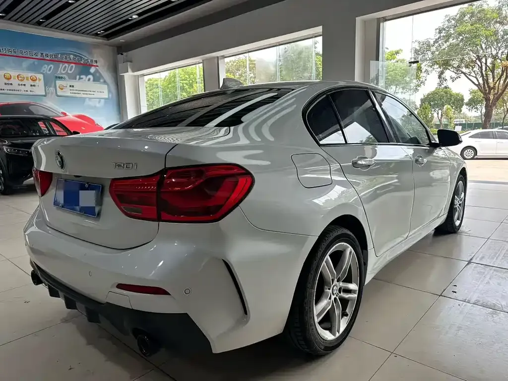 BMW 1 Series 2022 из CN, фото 8