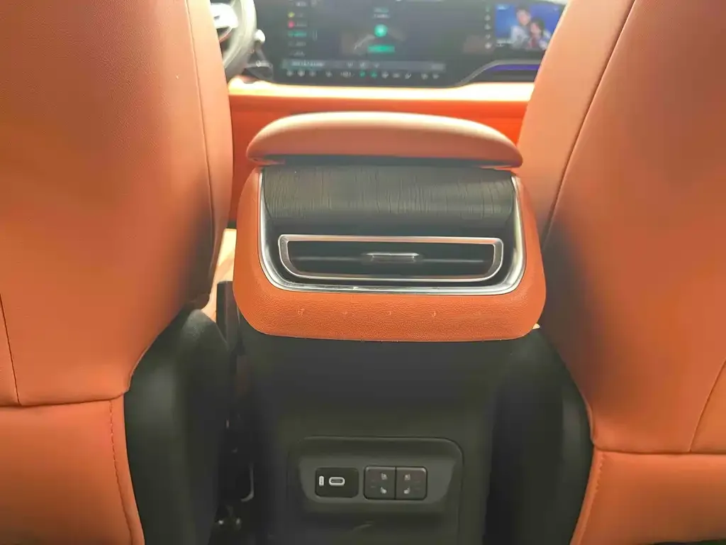 Changan CS75PLUS 2024 из CN, фото 2