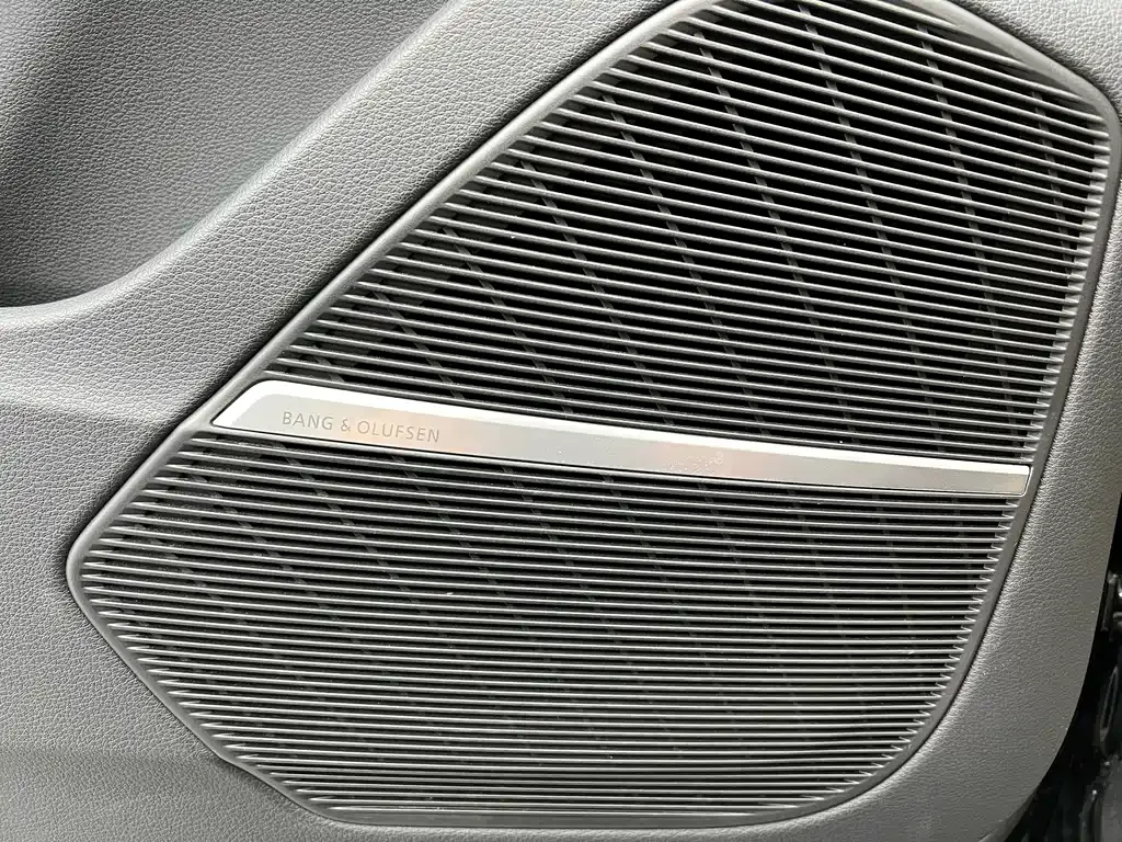 Audi Q7 2025 из CN, фото 9
