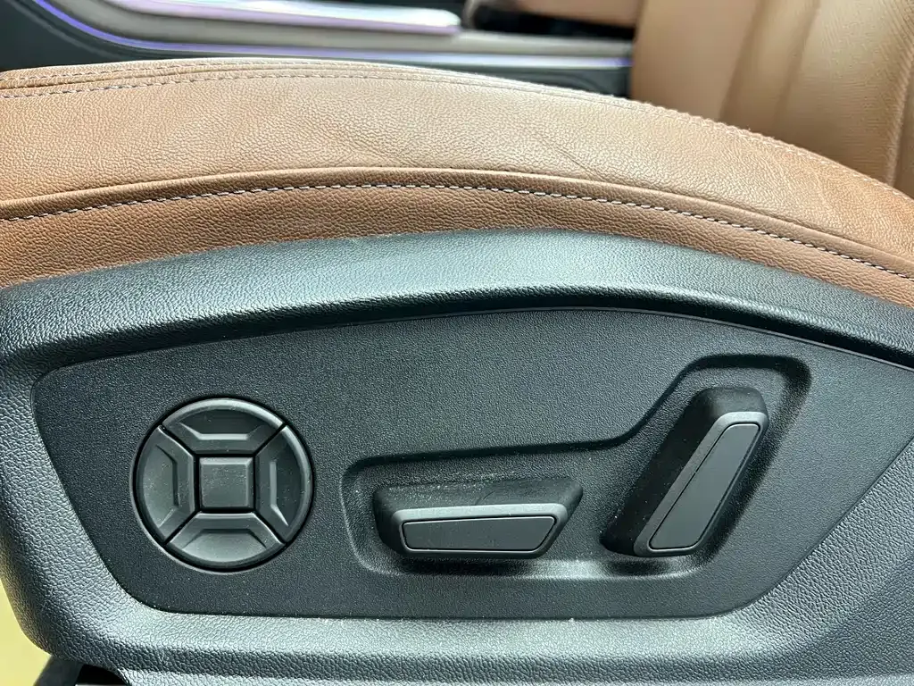 Audi Q7 2025 из CN, фото 10