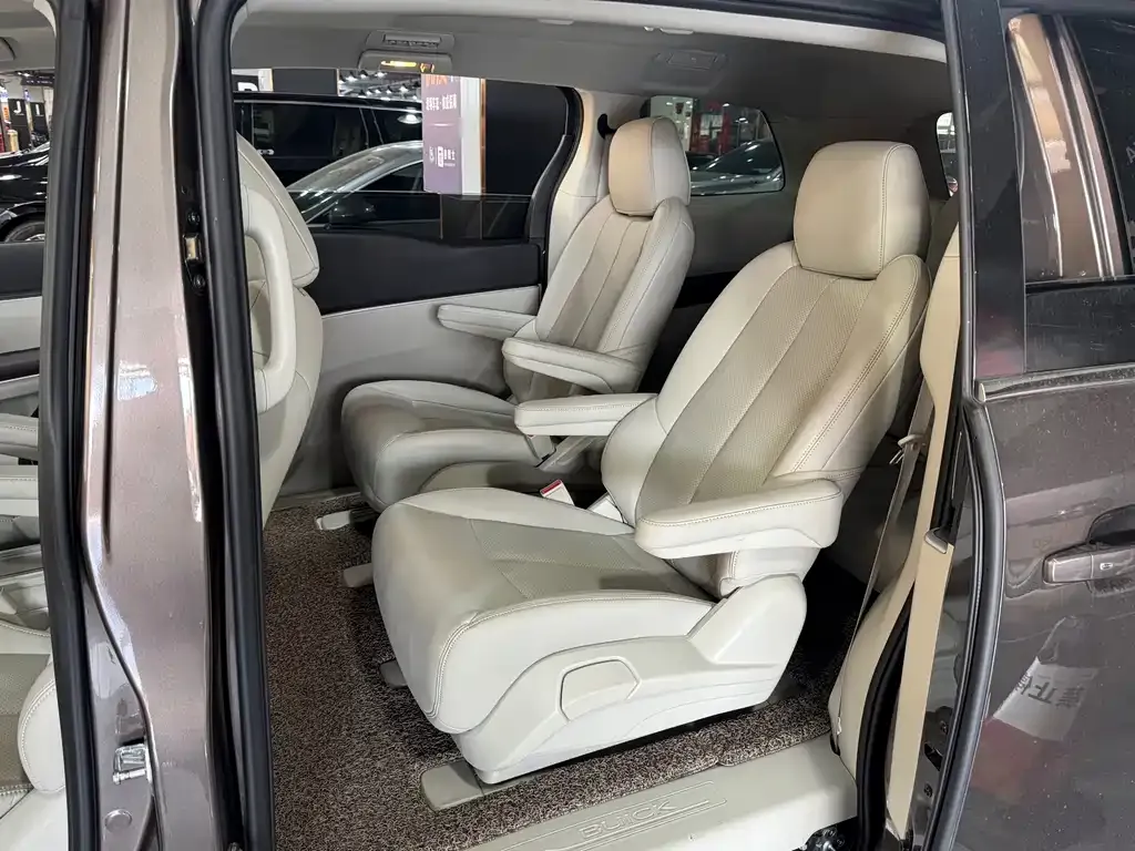 Buick GL8 2023 из CN, фото 6