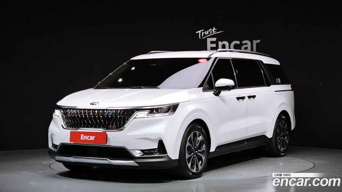 Kia Carnival — фото 1