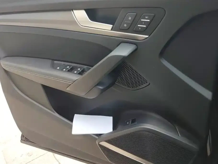 Audi Q5L 2022 из CN, фото 8
