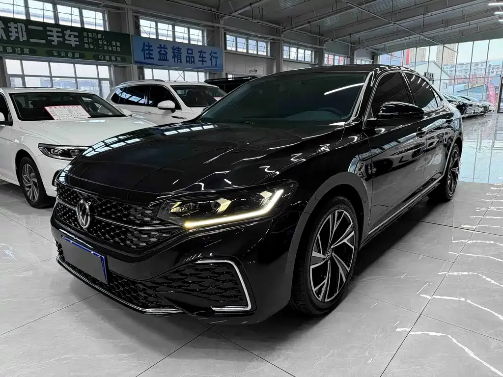 Volkswagen Passat 2023 из CN, фото 1