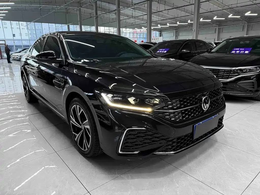 Volkswagen Passat 2023 из CN, фото 4
