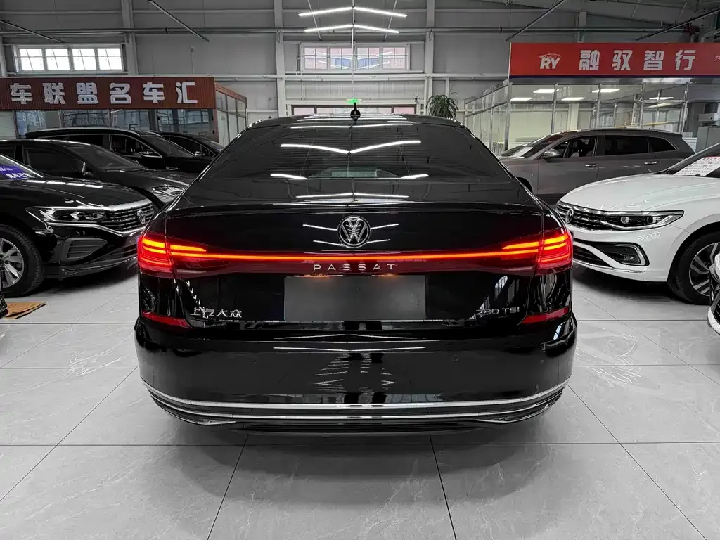 Volkswagen Passat 2023 из CN, фото 10