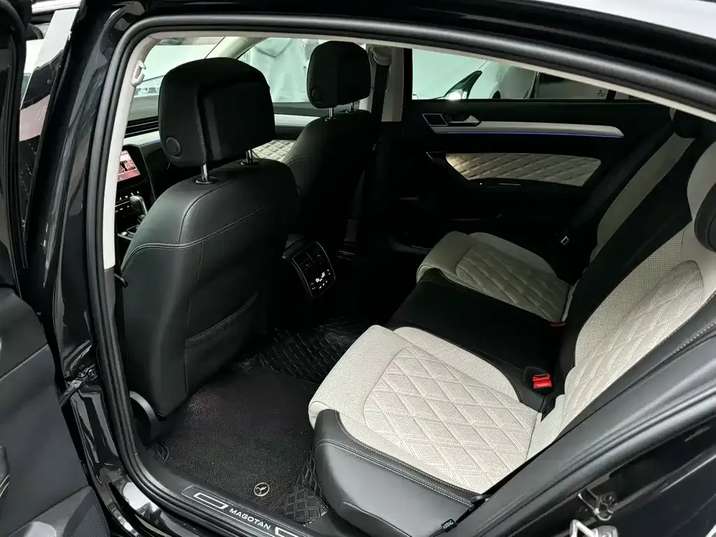 Volkswagen Magotan 2024 из CN, фото 6