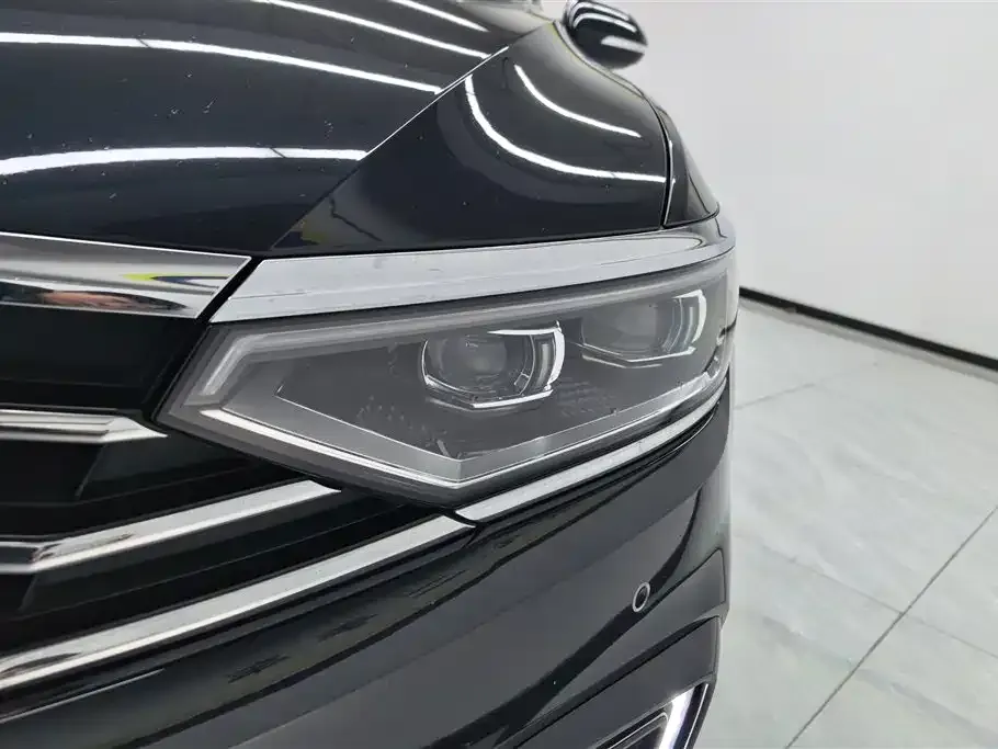 Volkswagen Magotan GTE PHEV 2021 из CN, фото 4