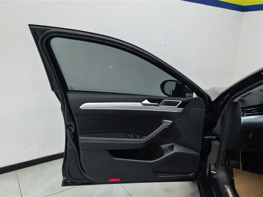 Volkswagen Magotan GTE PHEV 2021 из CN, фото 2