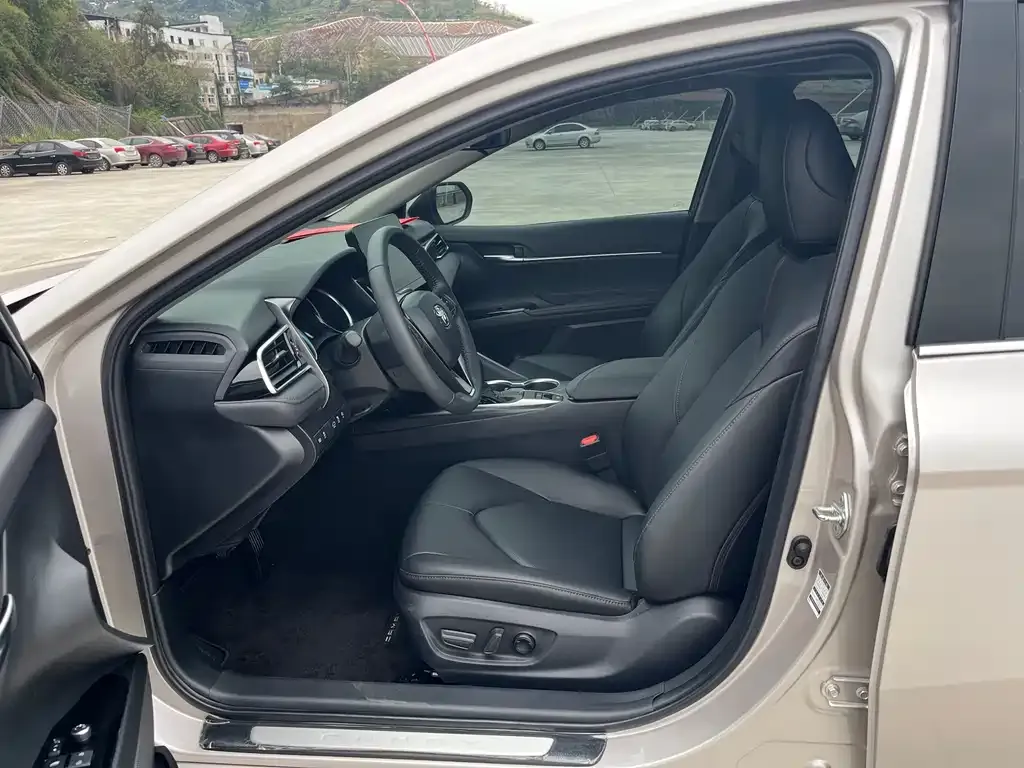 Toyota Camry 2021 из CN, фото 5