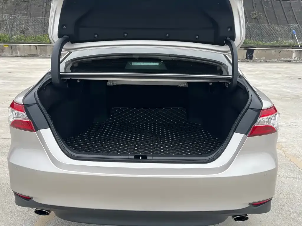 Toyota Camry 2021 из CN, фото 2