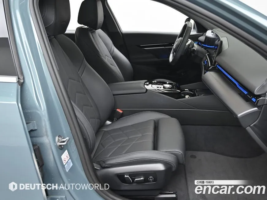BMW 5-Series 2024 из KR, фото 8