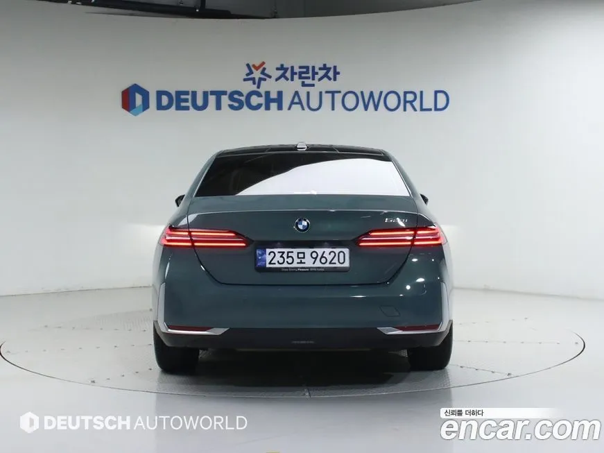 BMW 5-Series 2024 из KR, фото 3