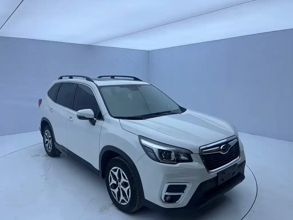 Subaru Forester — фото 4