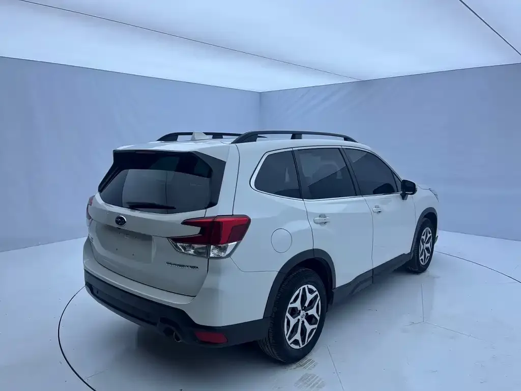 Subaru Forester — фото 9