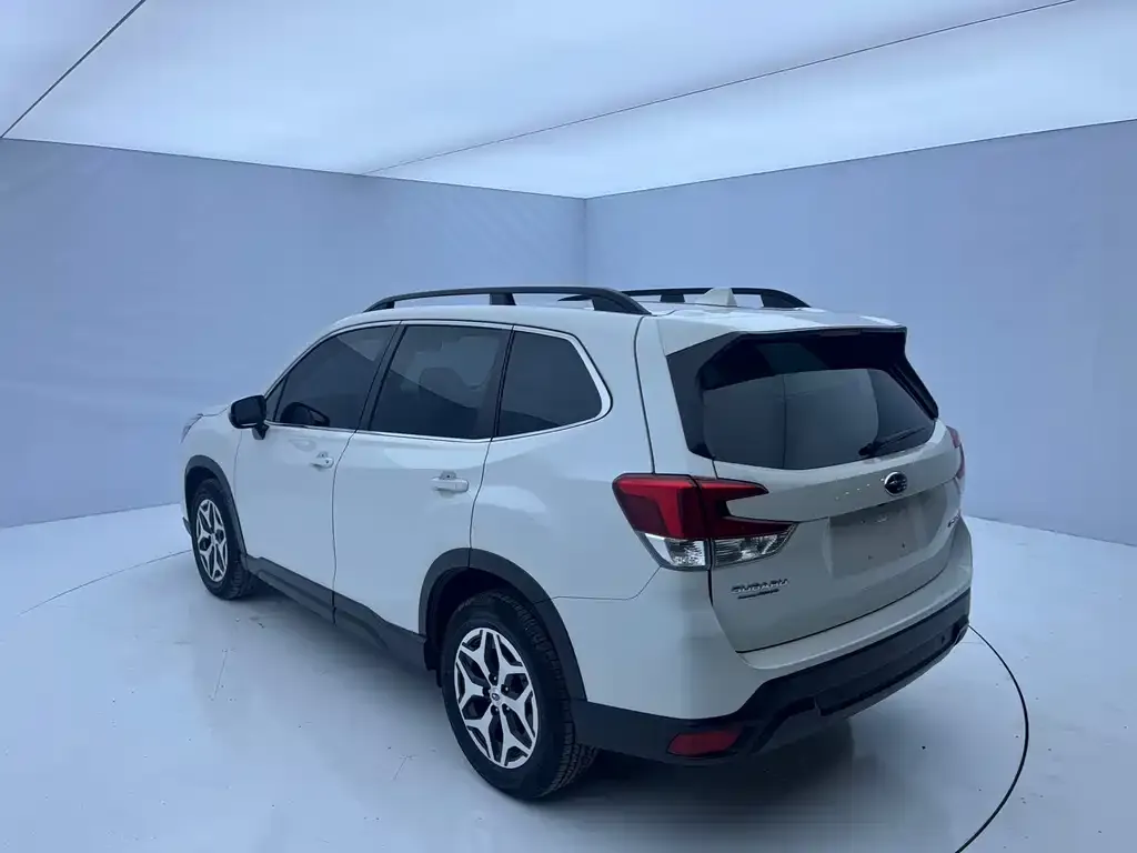 Subaru Forester — фото 6