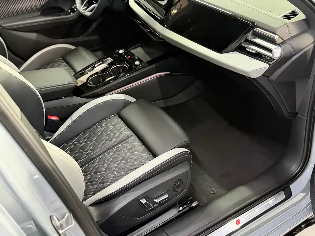 Audi A5L 2025 из CN, фото 5