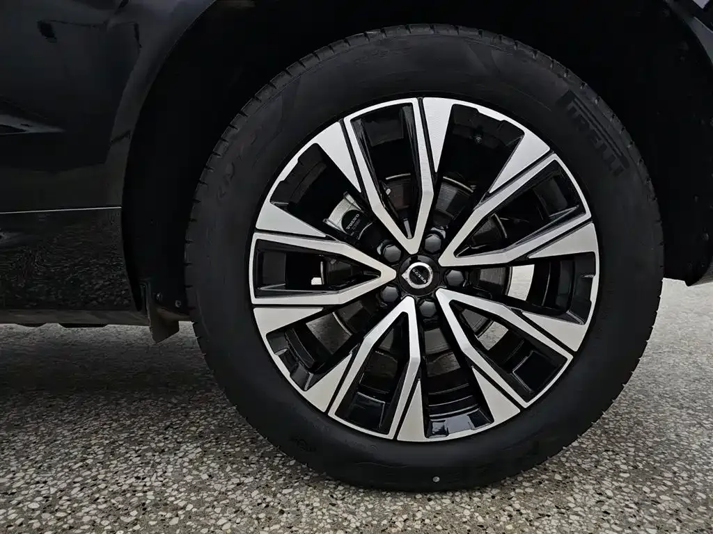Volvo XC60 2025 из CN, фото 4
